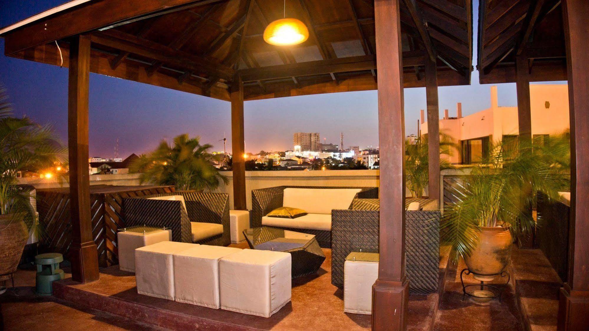 Tropical Enclave Hotel Accra Exterior photo